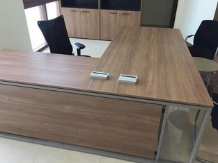 الصين يستخدم المدير مكتب المكتب على شكل L 3060 لوحة التواضع الخشبية ذات الإطار الصلب المزود